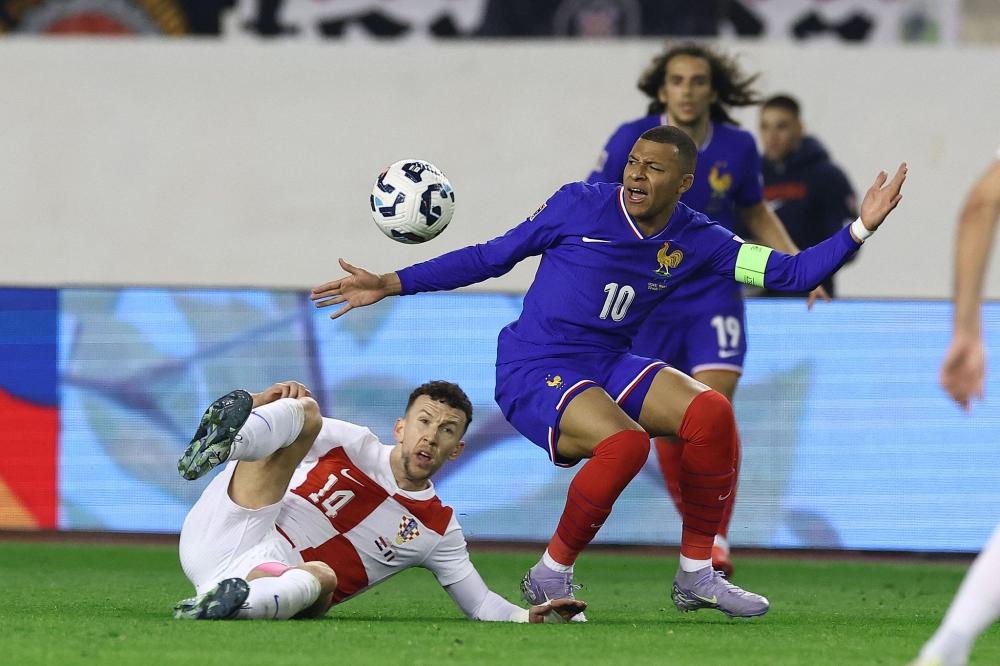 世体：克里斯滕森并没受伤，提前结束训练是计划好的